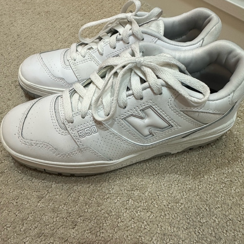 New Balance 550 Men’s 6/Women’s 7.5